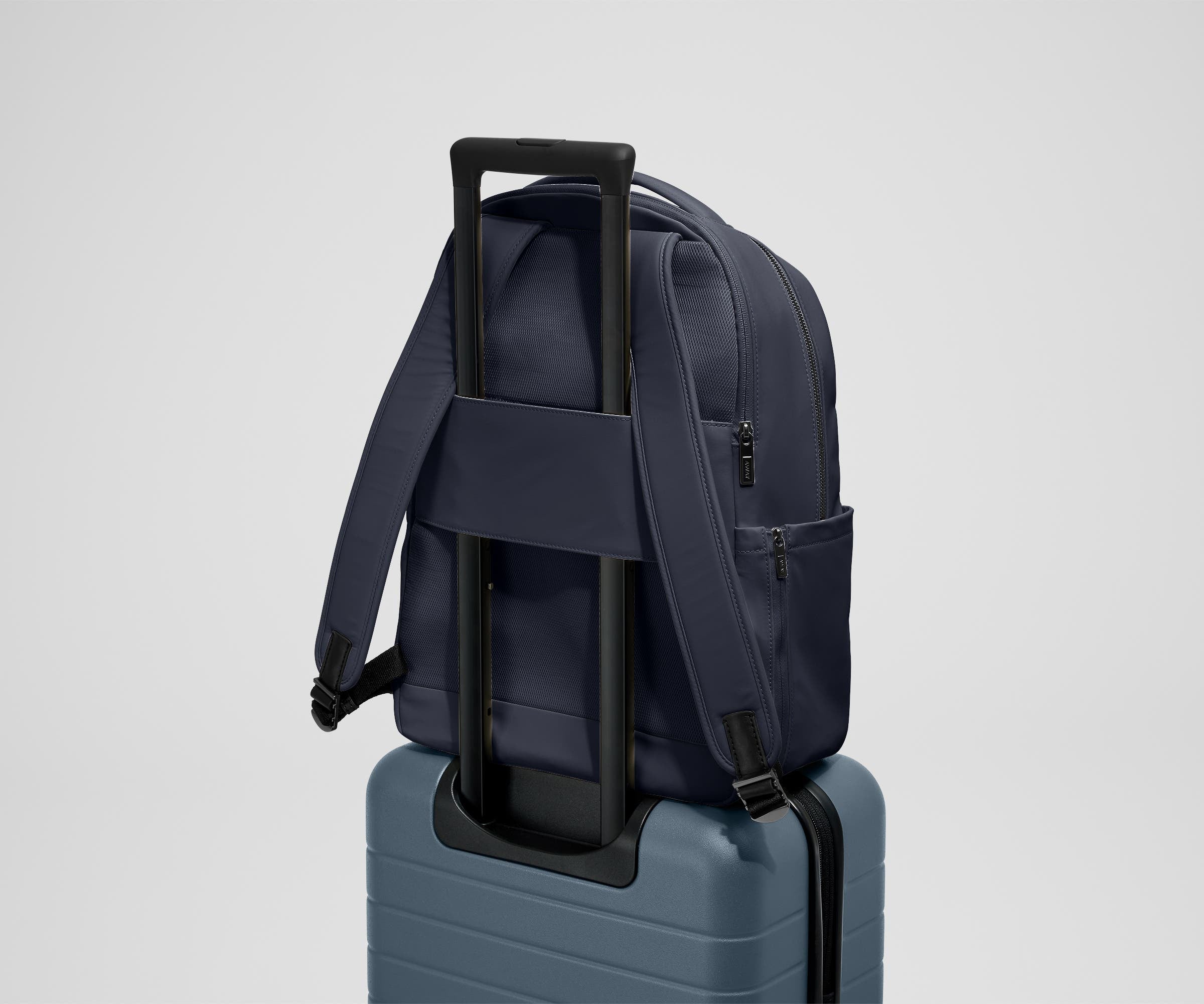 The Commuter Backpack in Navy Blue