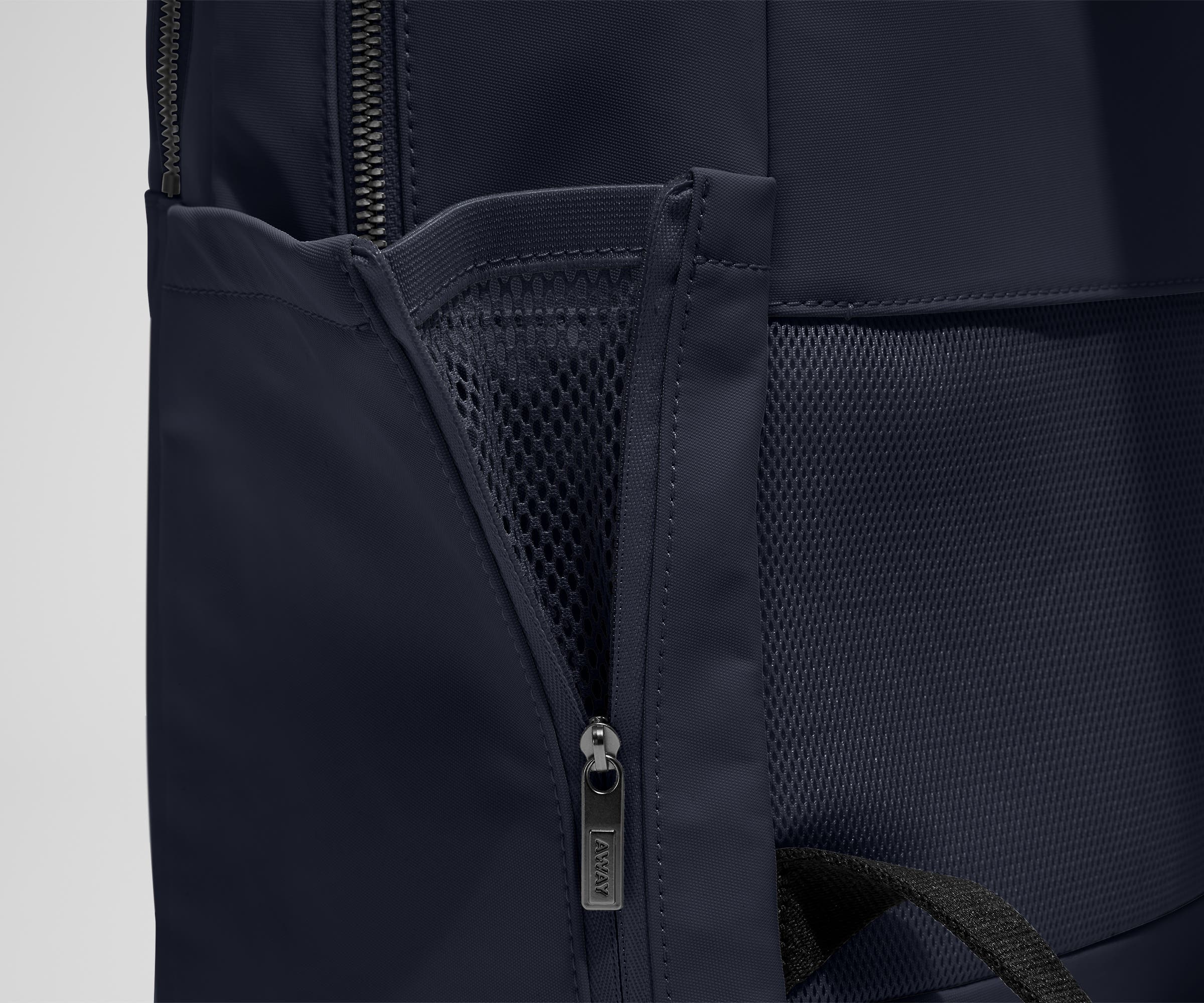 The Commuter Backpack in Navy Blue