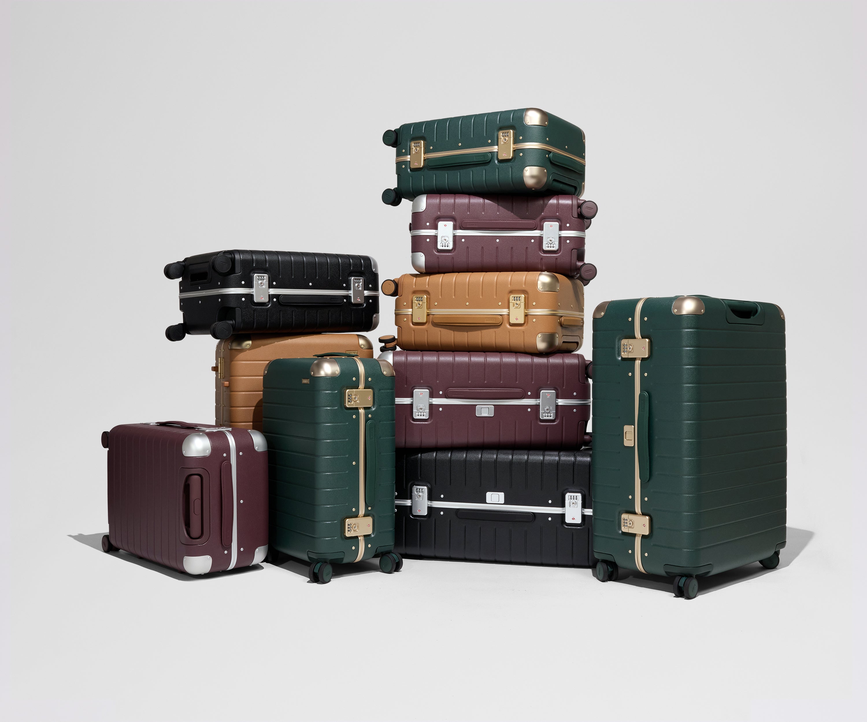 The Aluminum Edge Medium in Cognac Brown