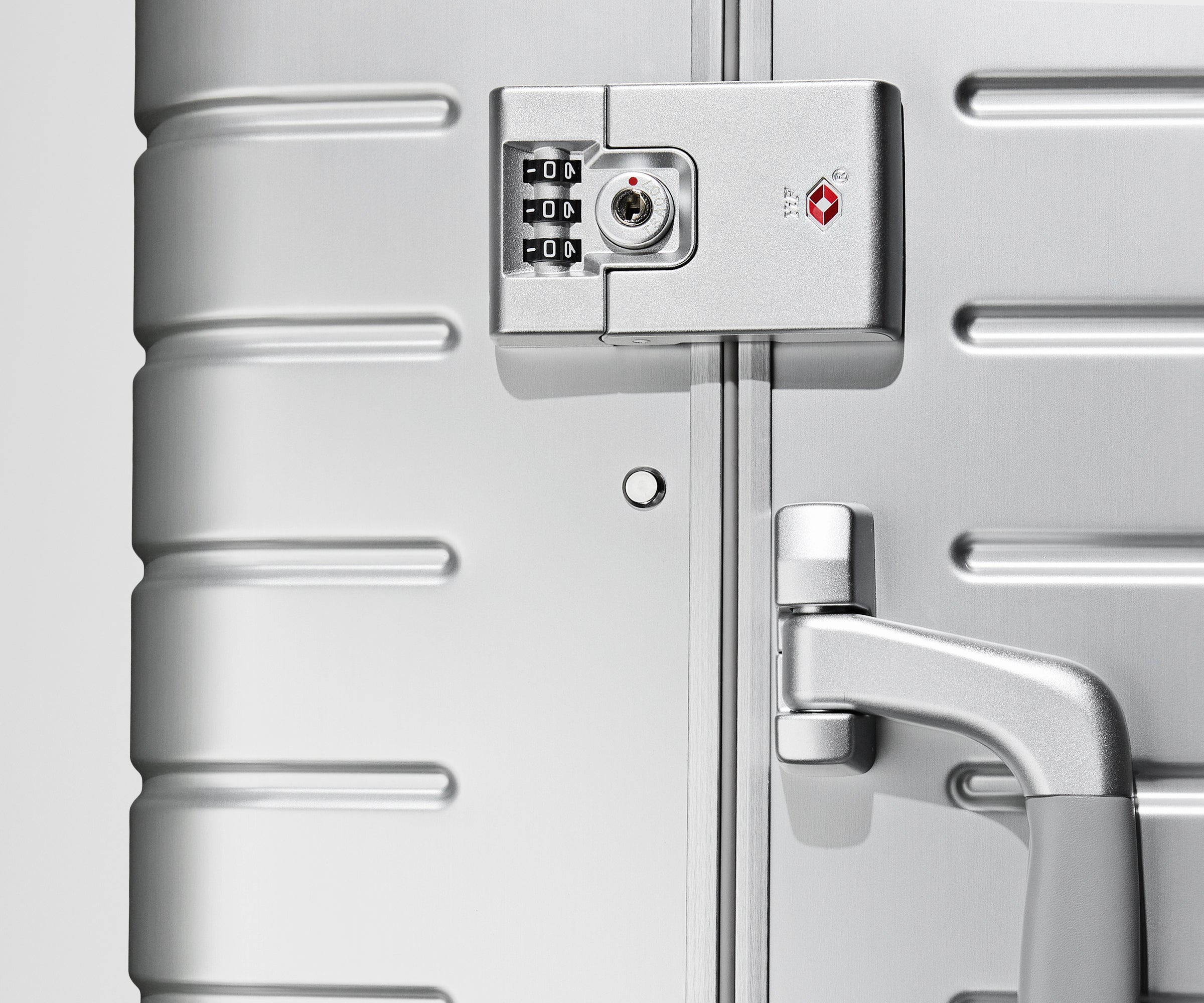 The Medium: Aluminum Edition in Silver