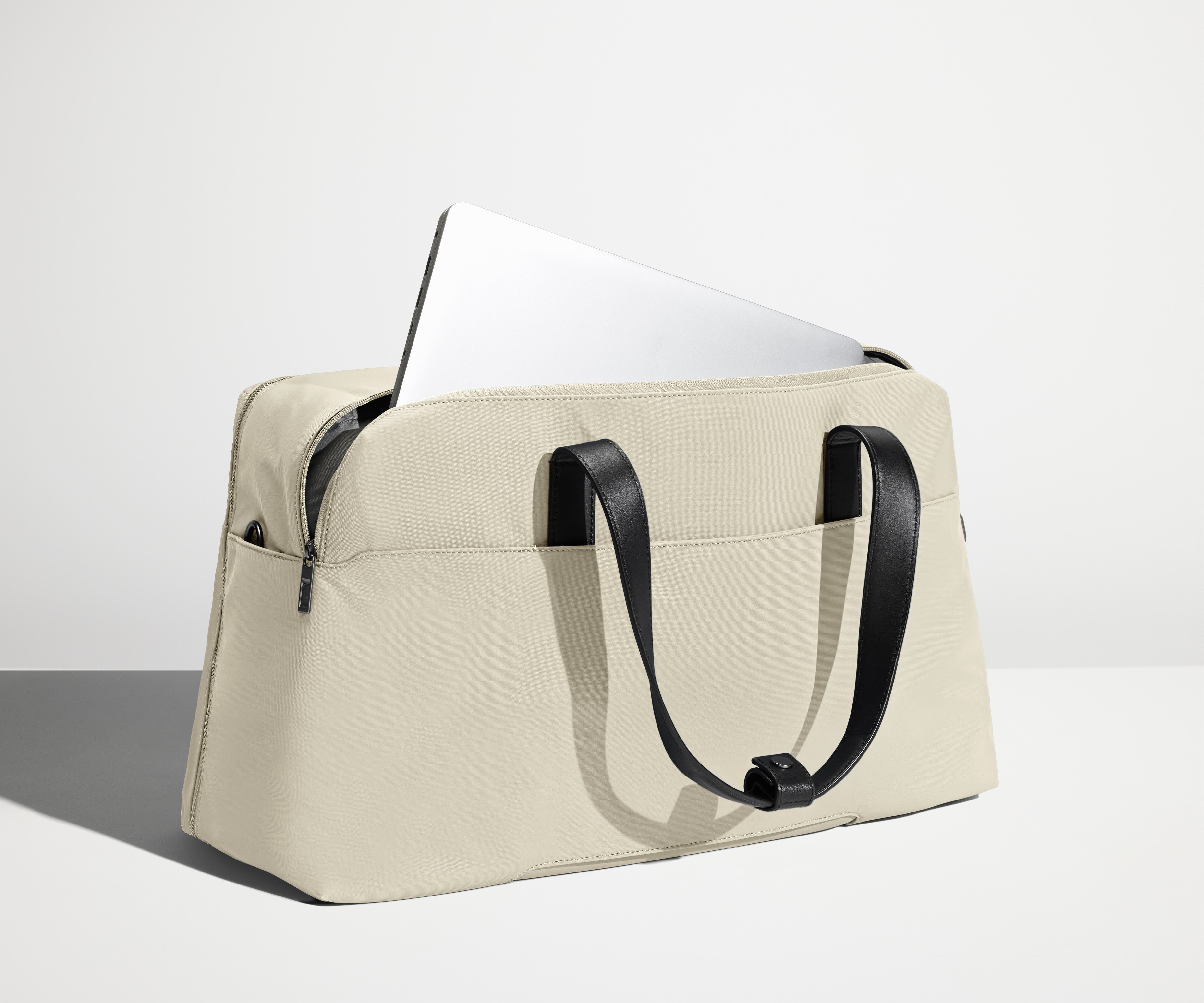 The Weekender in Salt White