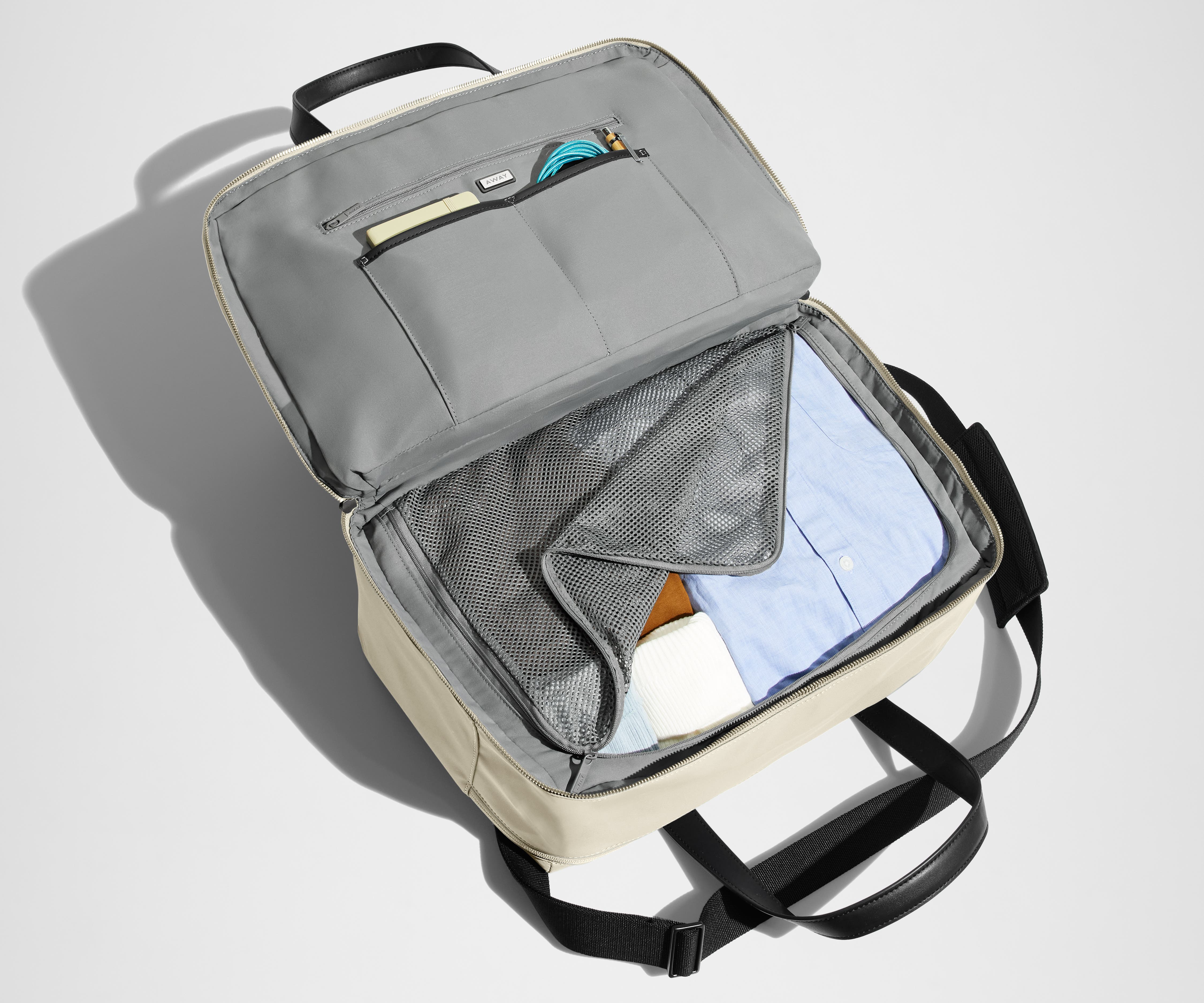 The Overnight Bag in Salt White
