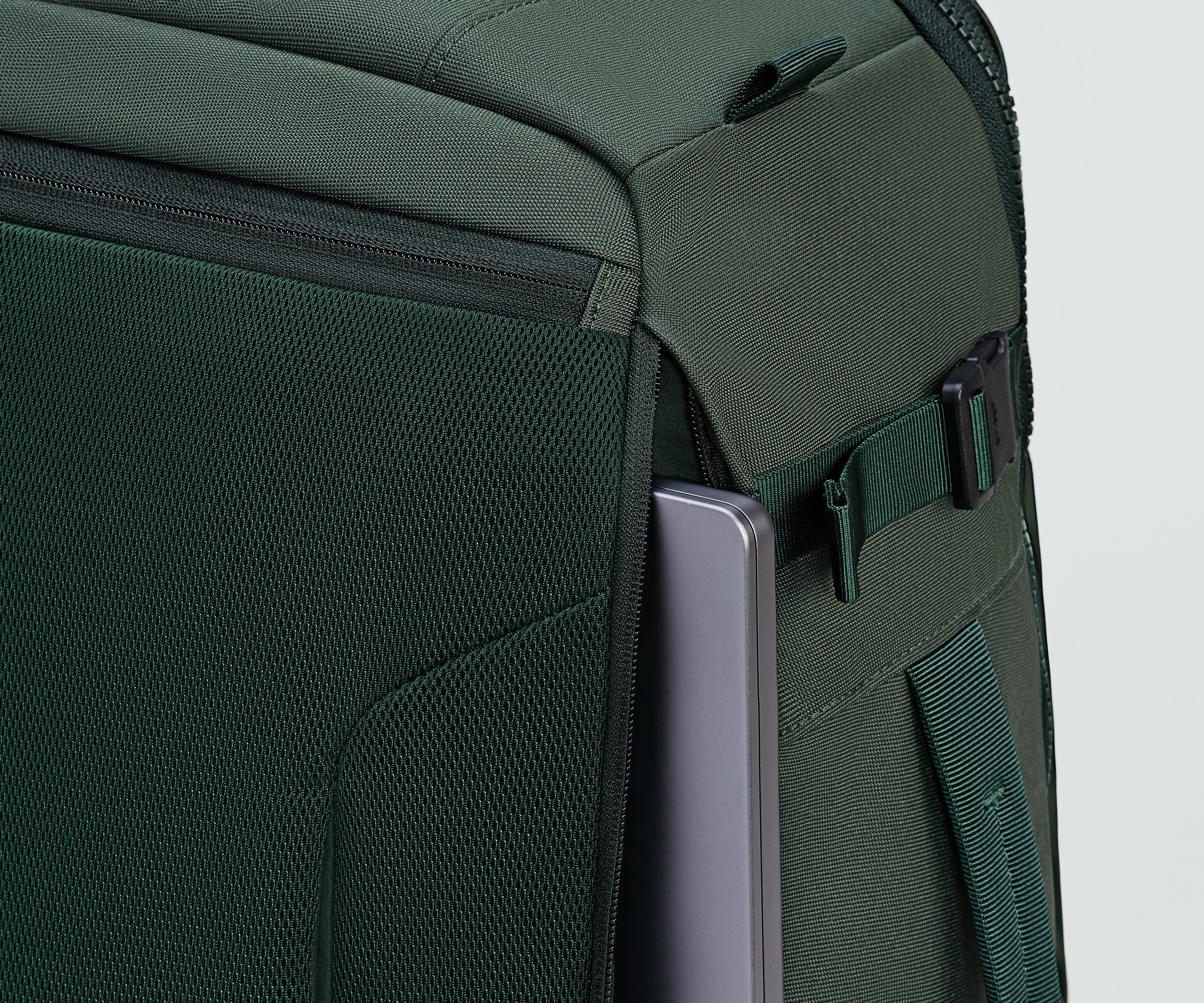 Active Convertible Backpack 45L in Forest Green
