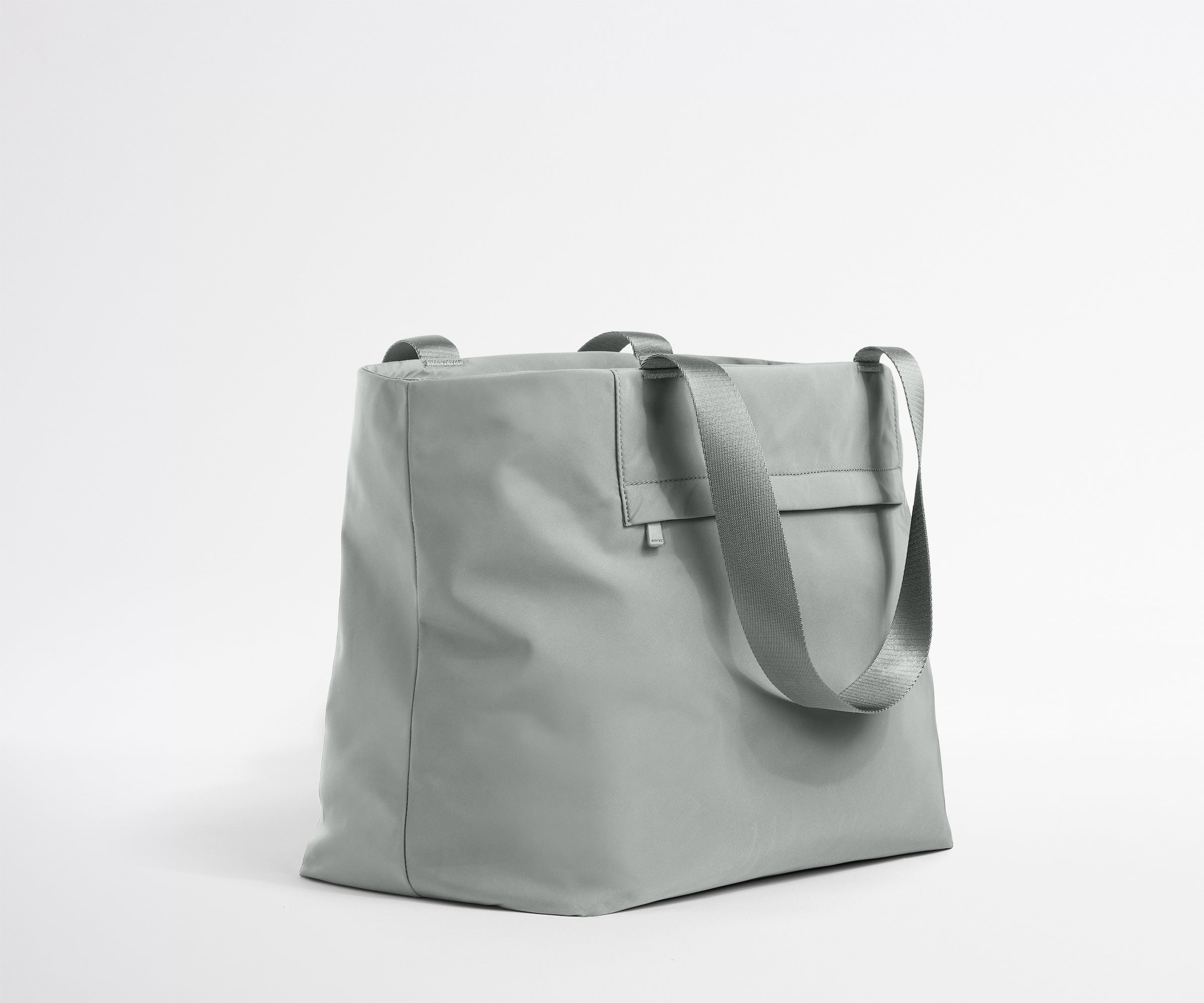 Featherlight Tote in Nordic Gray