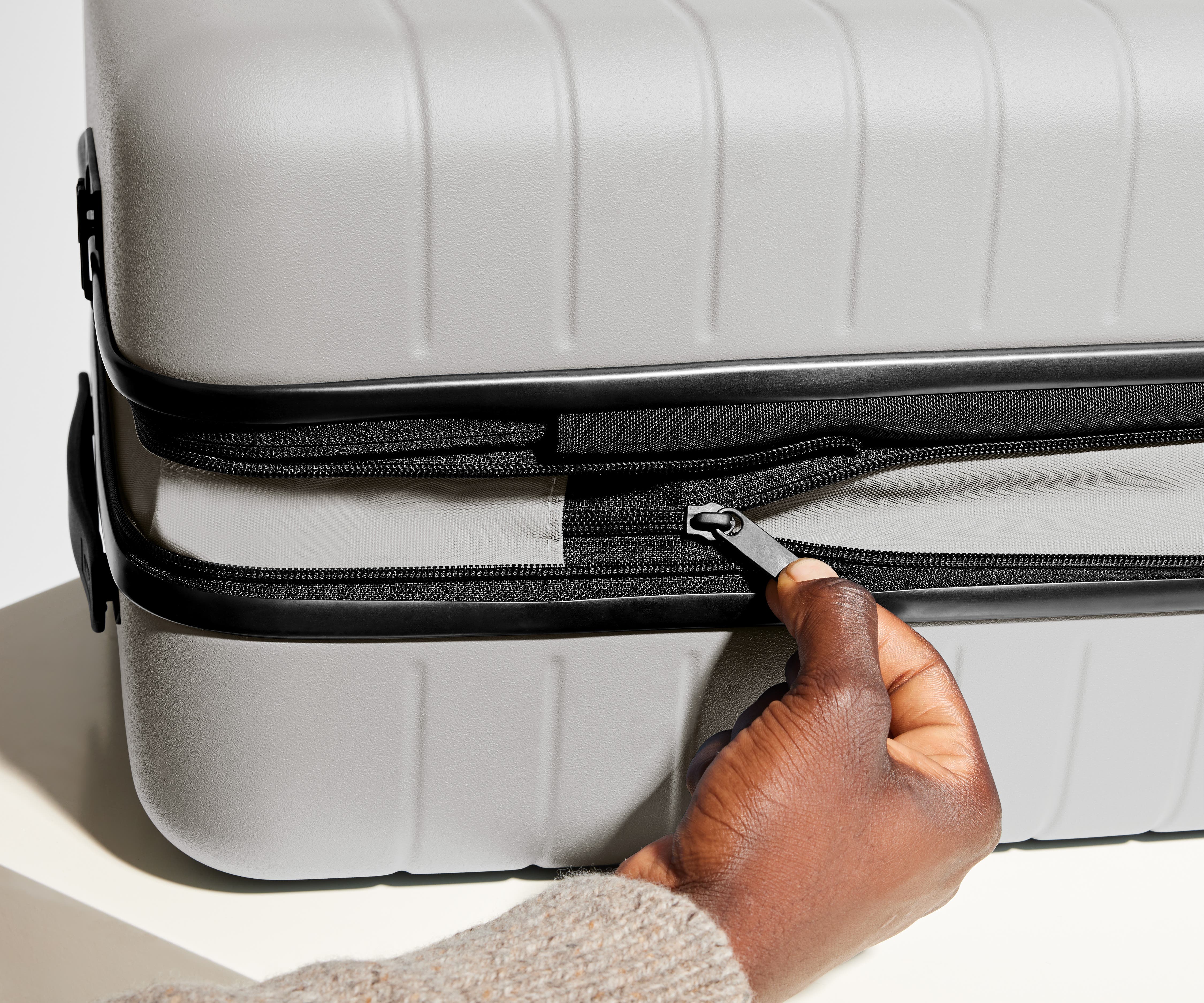 The Bigger Carry-On Flex in Cloud Gray