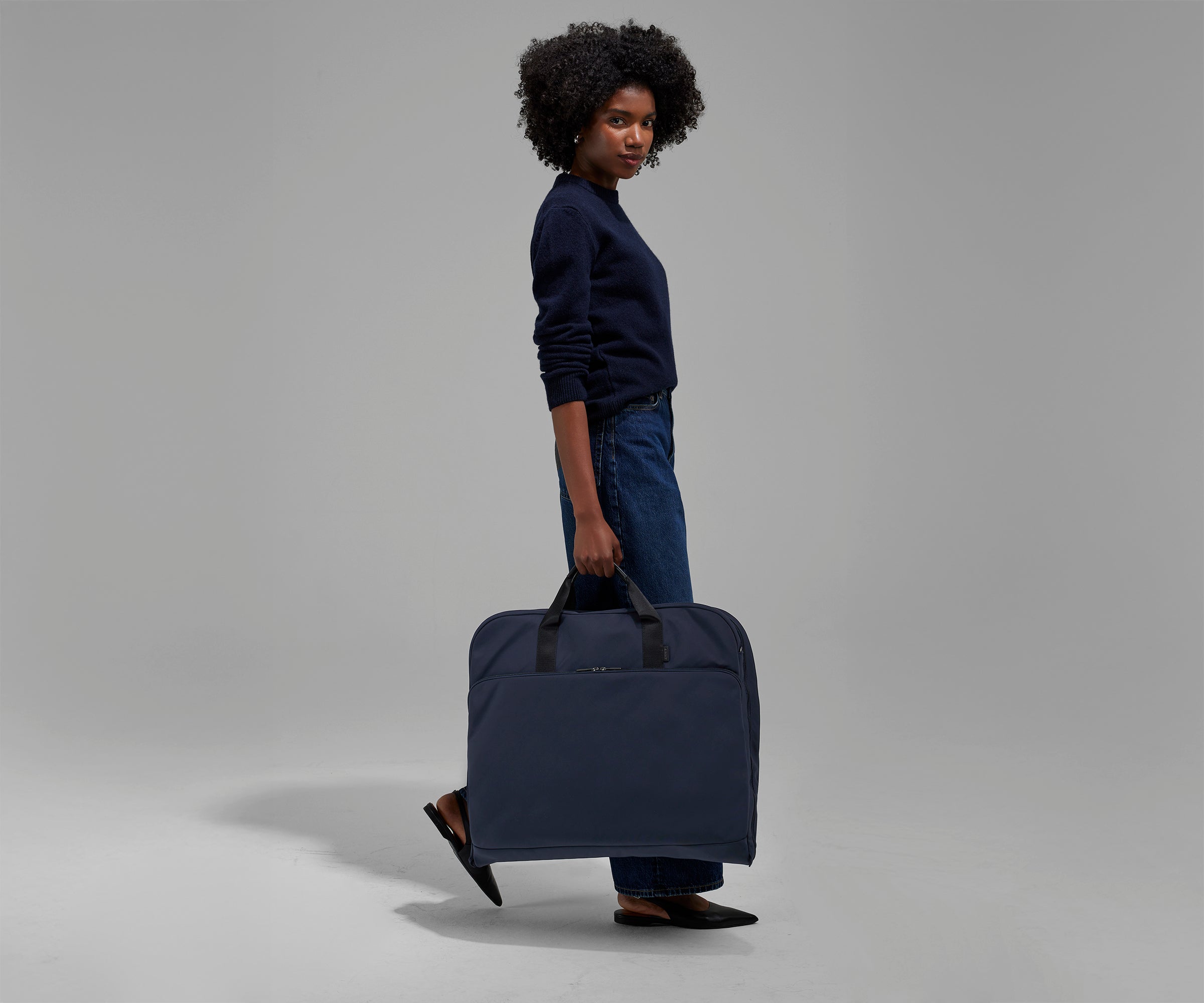 Garment Bag in Navy Blue