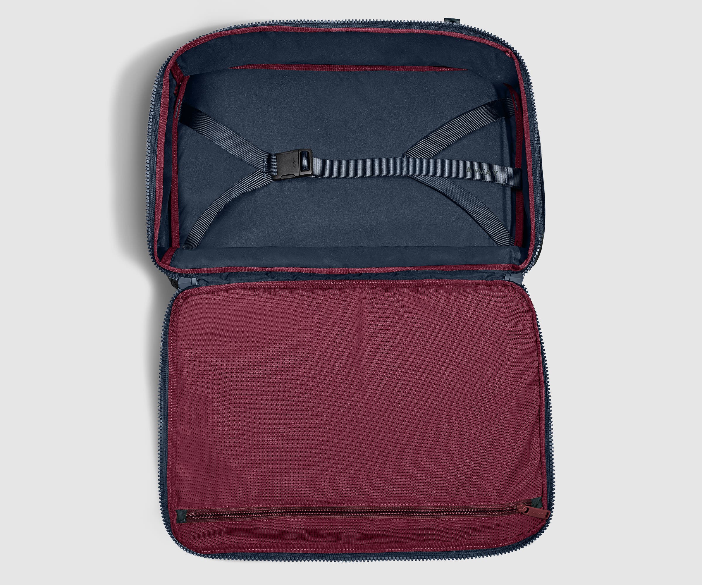 Active Convertible Backpack 25L in Navy Blue