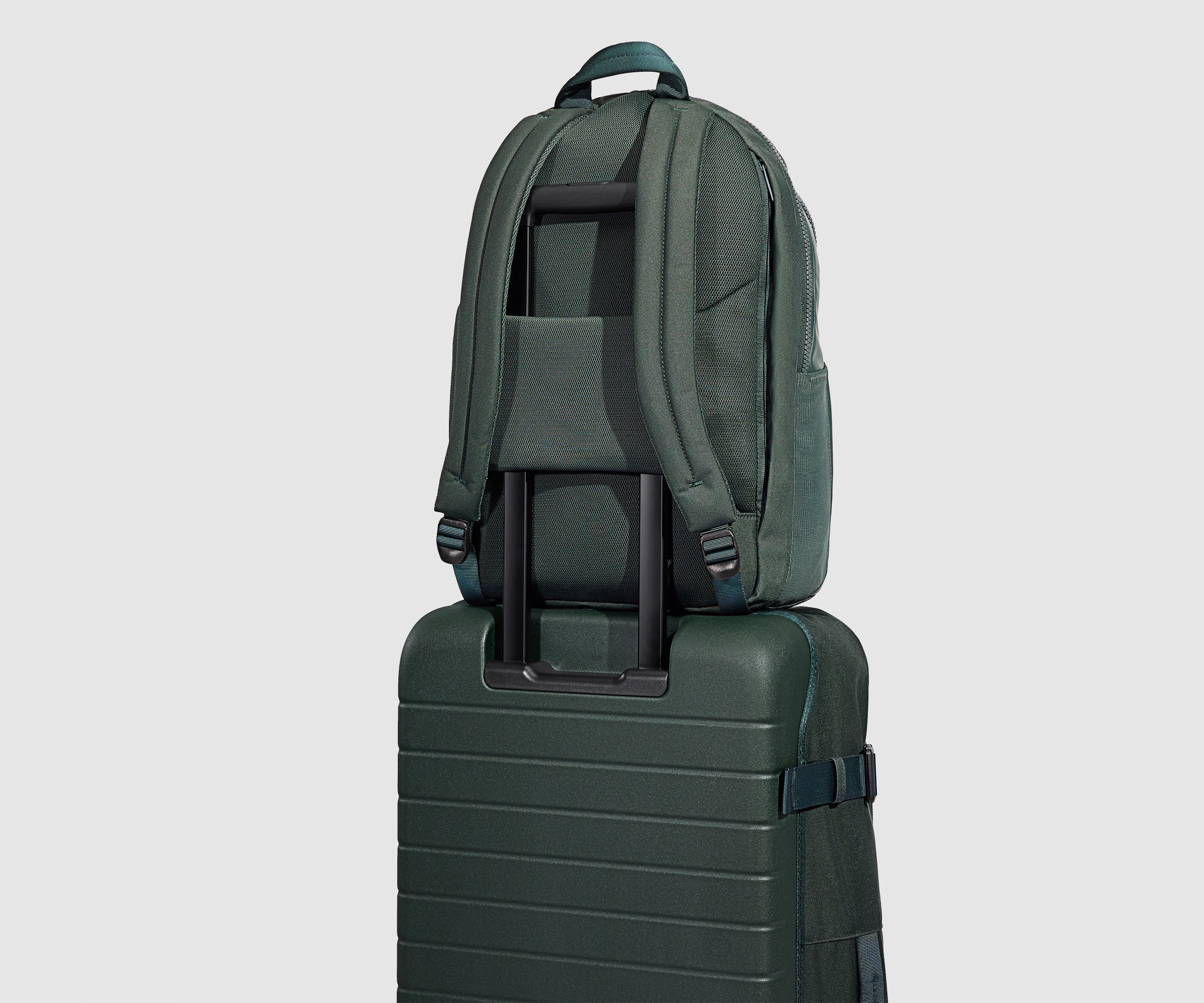 Active Backpack 26L in Forest Green