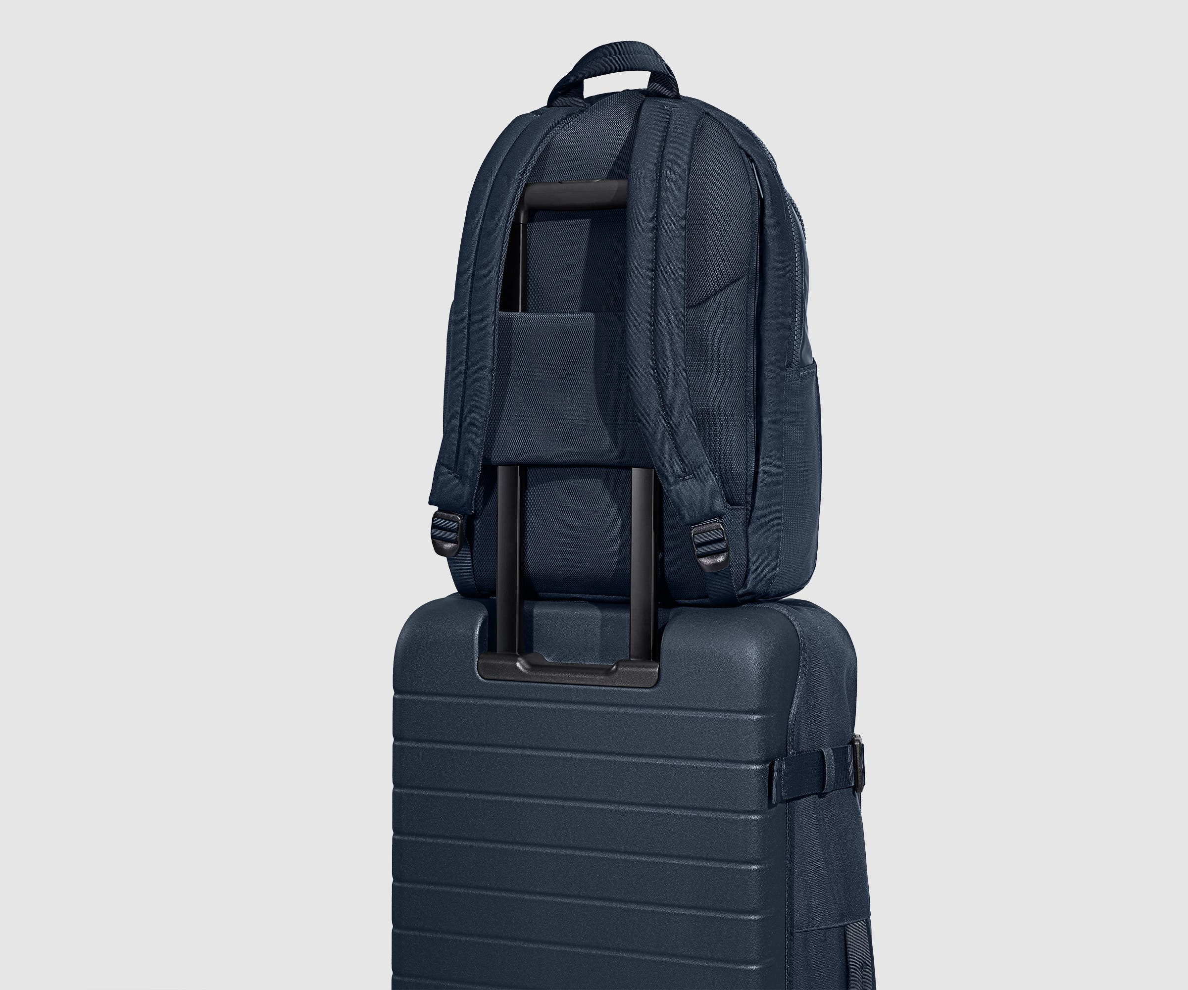 Active Backpack 26L in Navy Blue