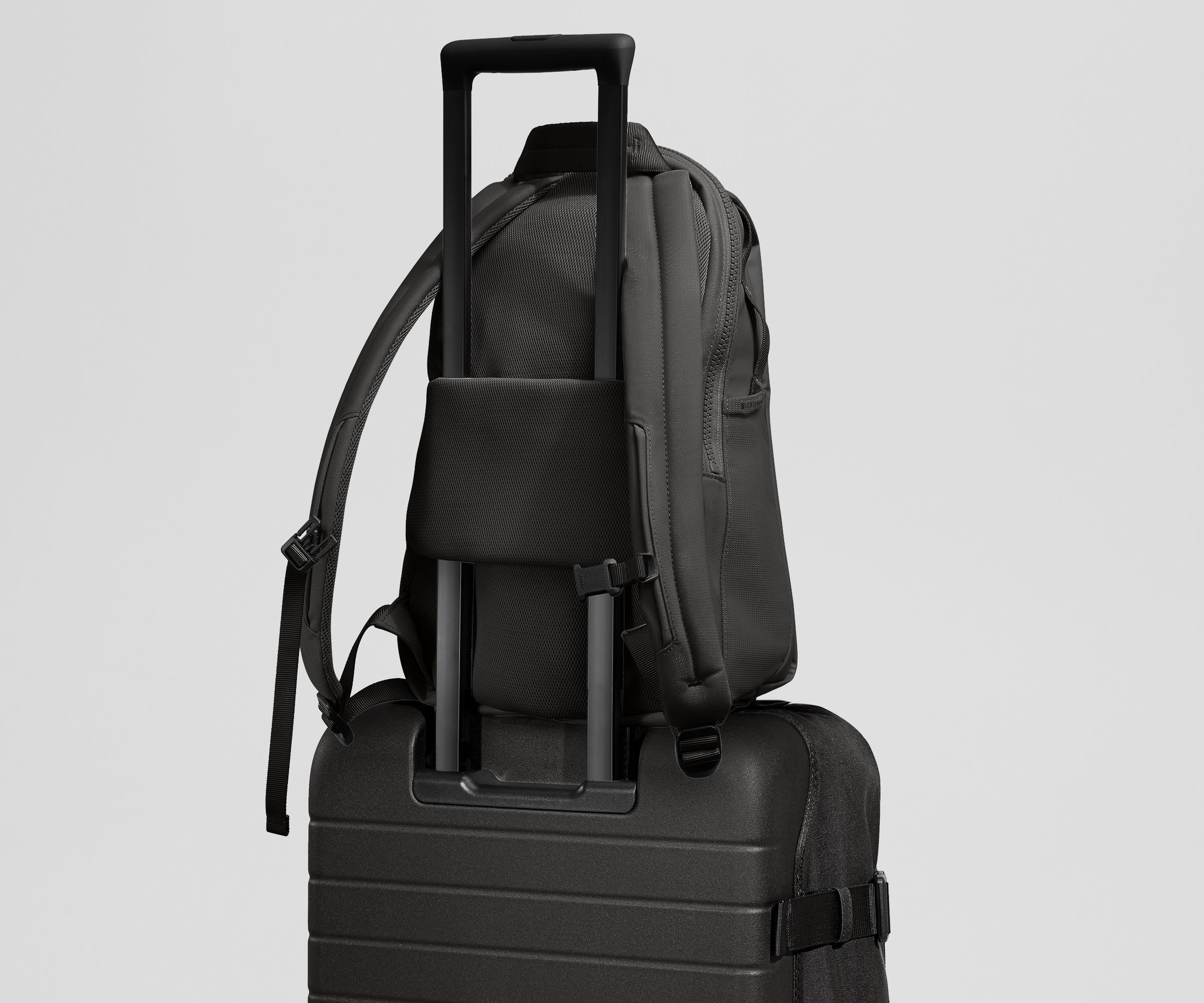 Active Daypack 20L in Jet Black