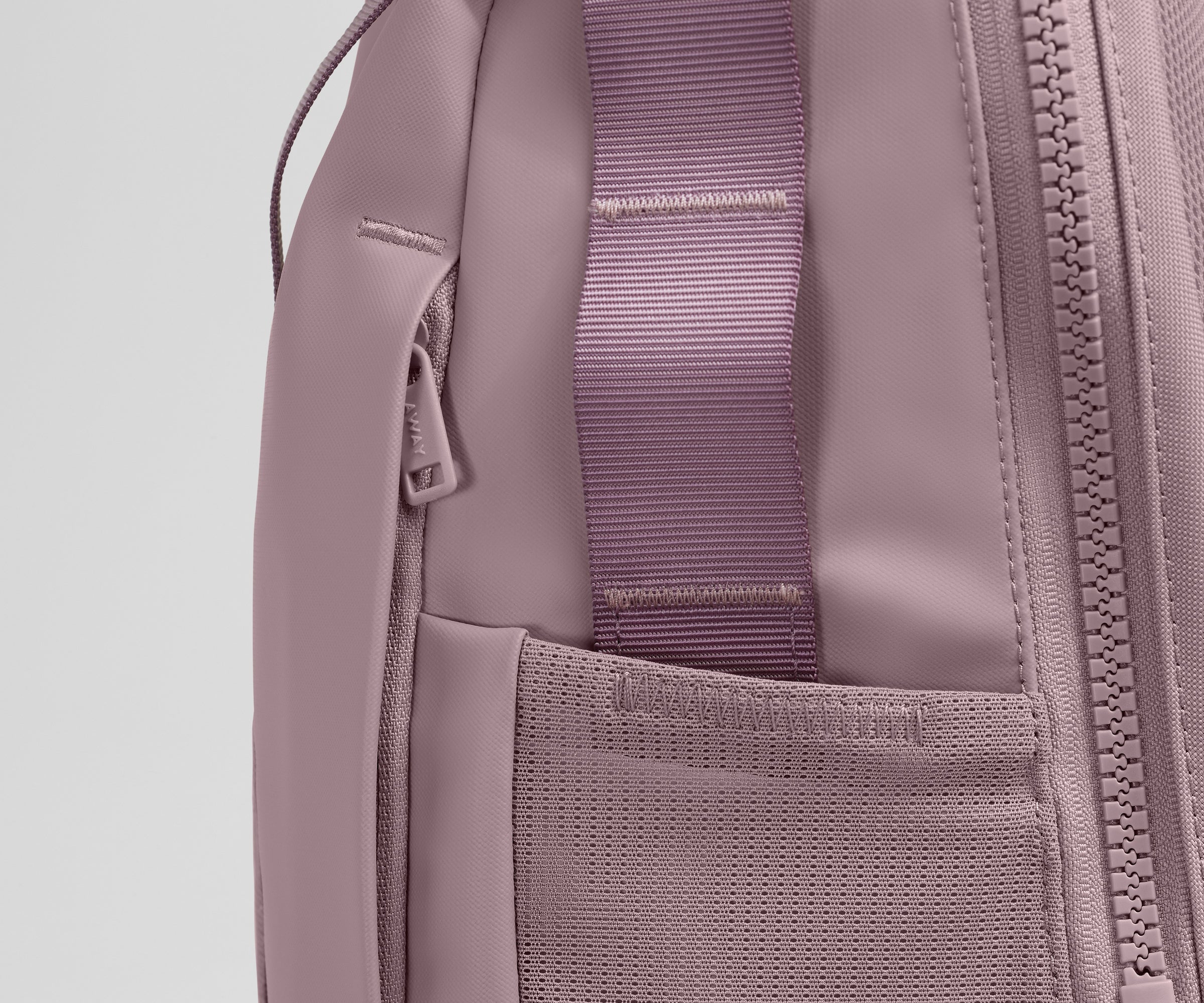 Active Daypack 20L in Meadow Mauve