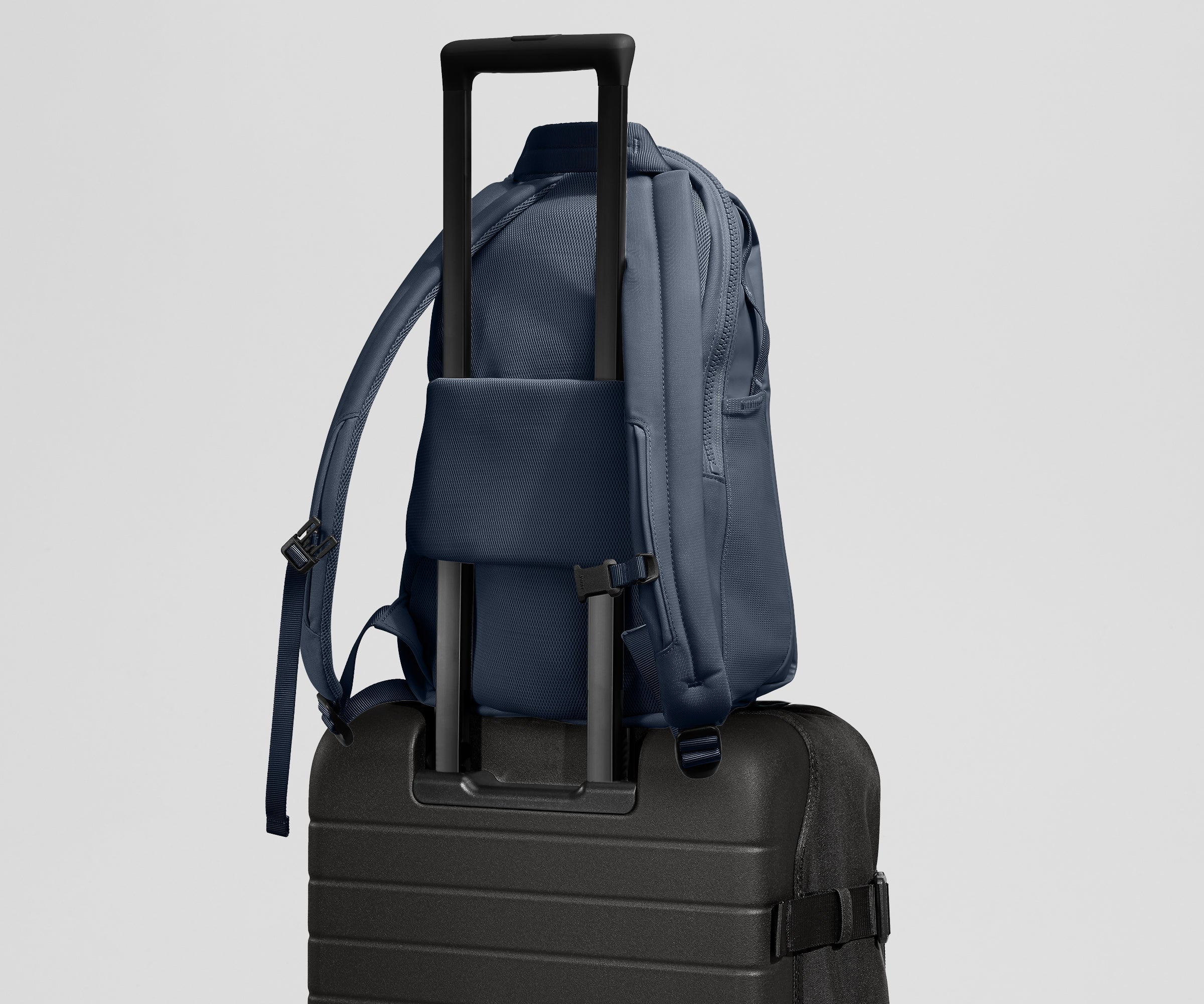 Active Daypack 20L in Navy Blue