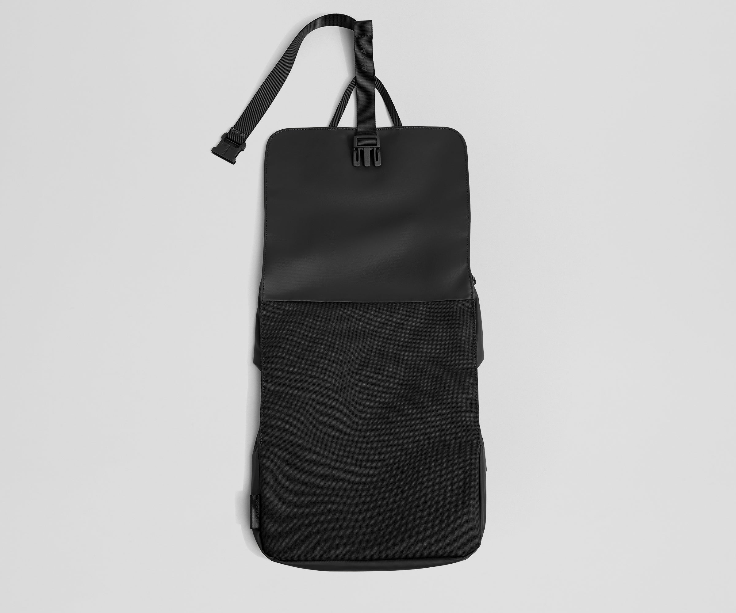 Active Hanging Toiletry Bag in Jet Black