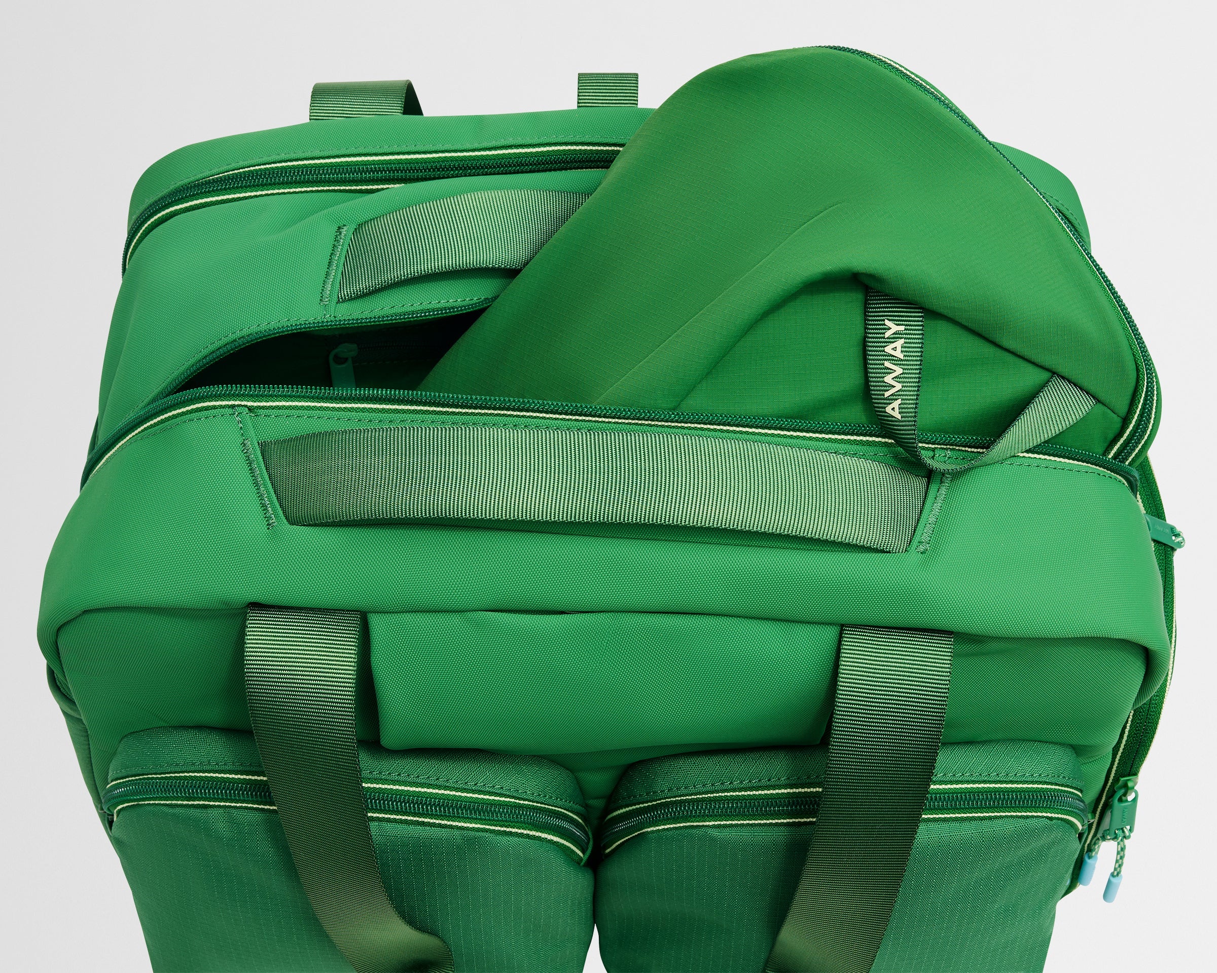 Running Shoe Cube in Clubhouse Green