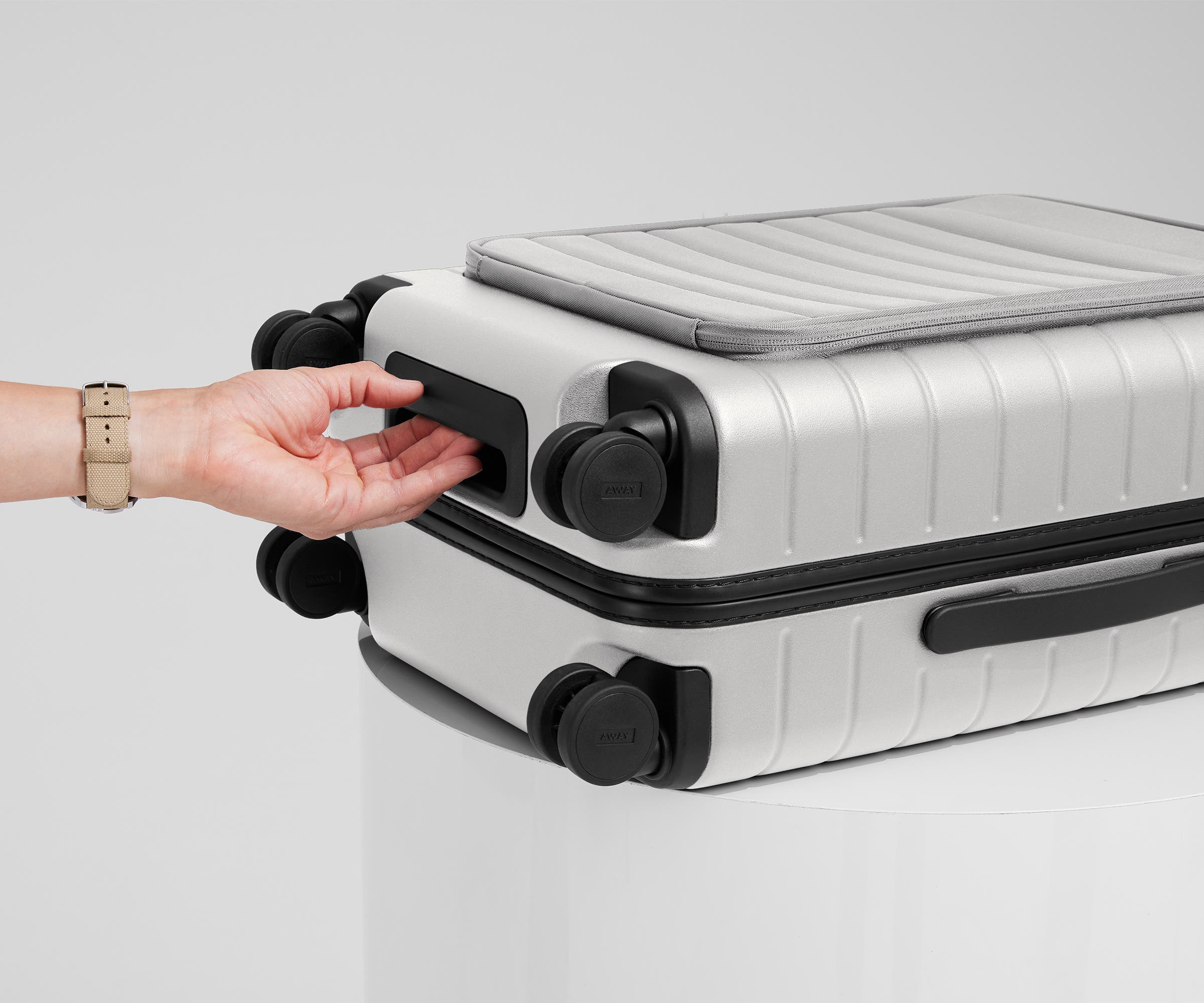 The Executive Bigger Carry-On in Cloud Gray