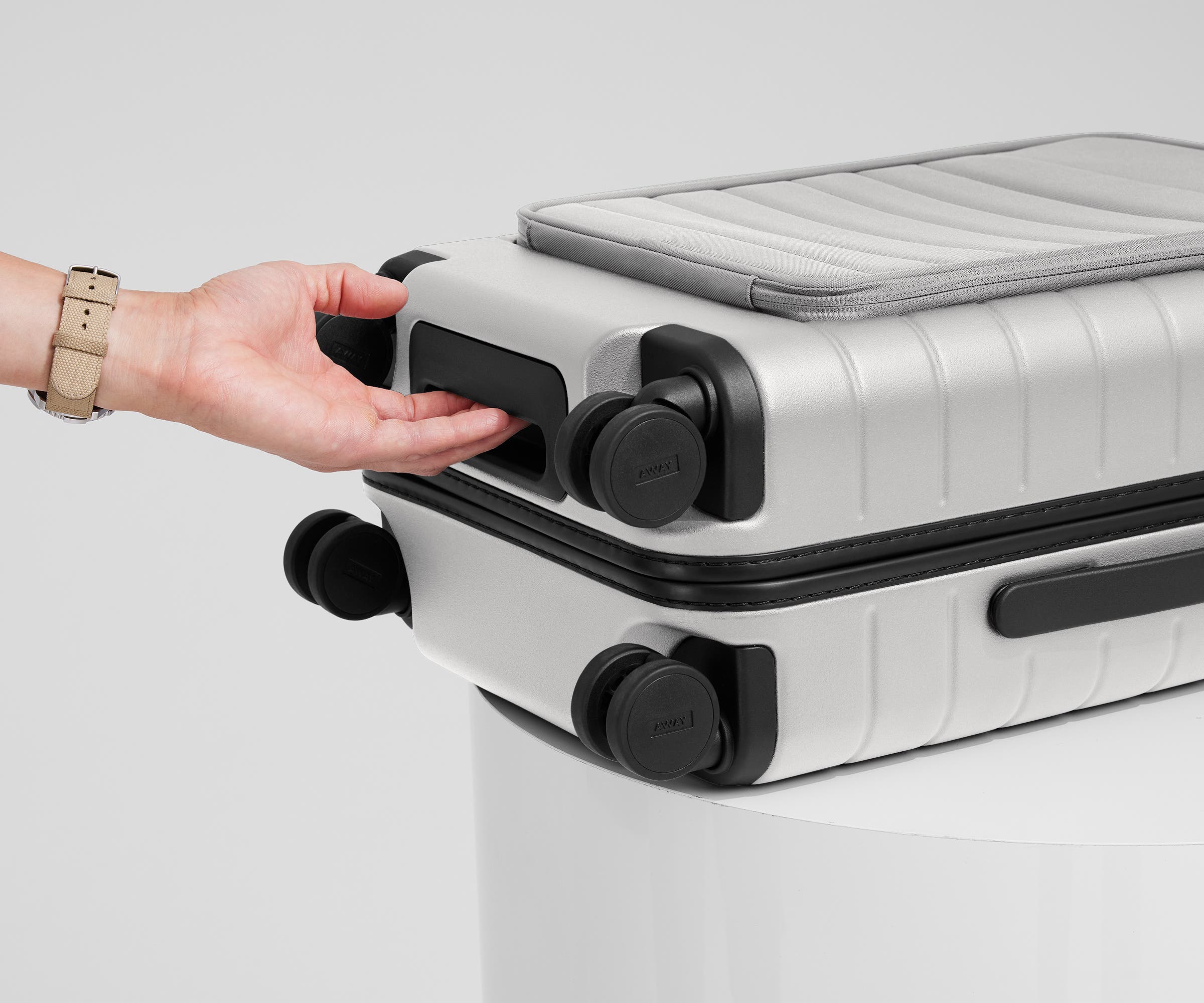 The Executive Carry-On in Cloud Gray