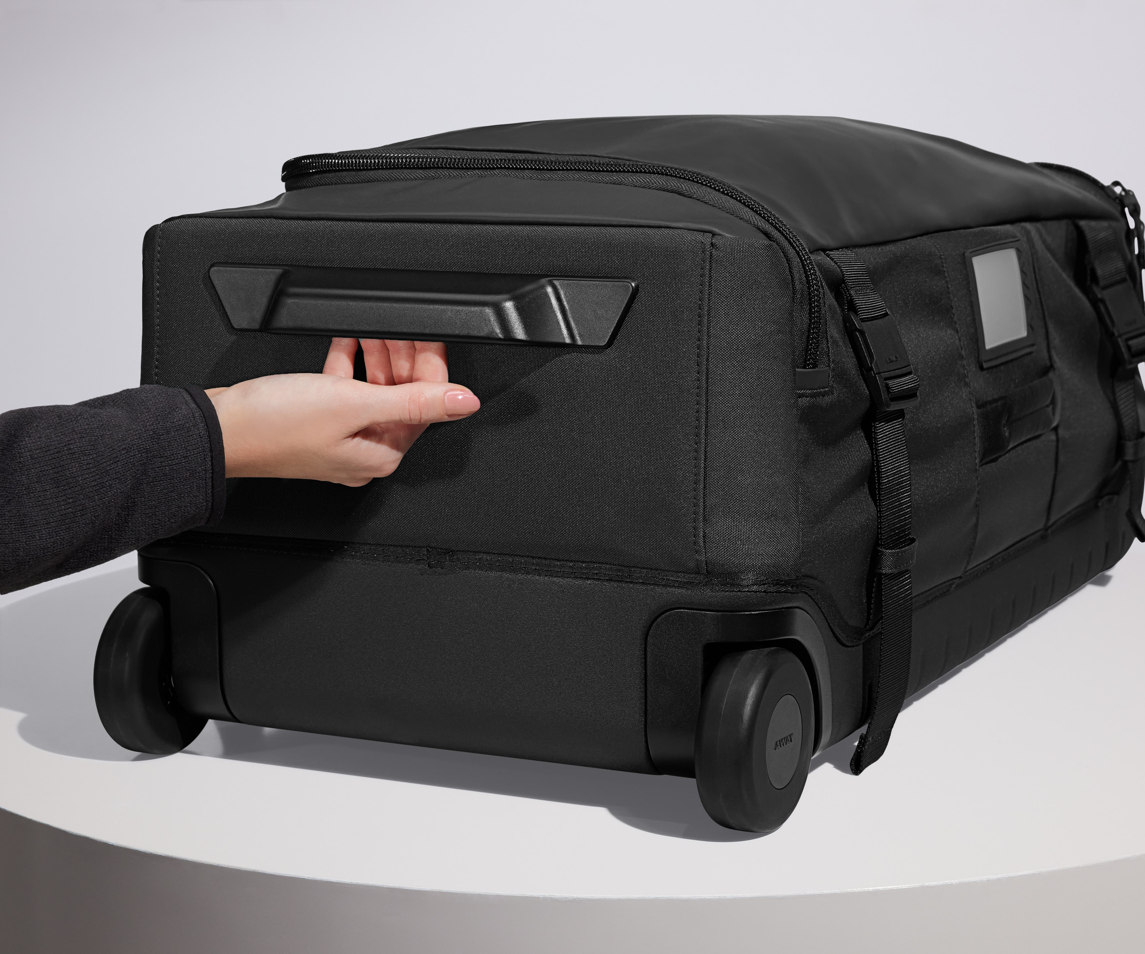 Active Rolling Duffle 85L in Jet Black